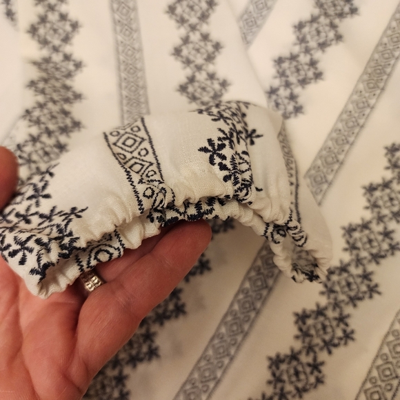 White Floral Folk Pheasant Blouse Size XL - Picture 9 of 11